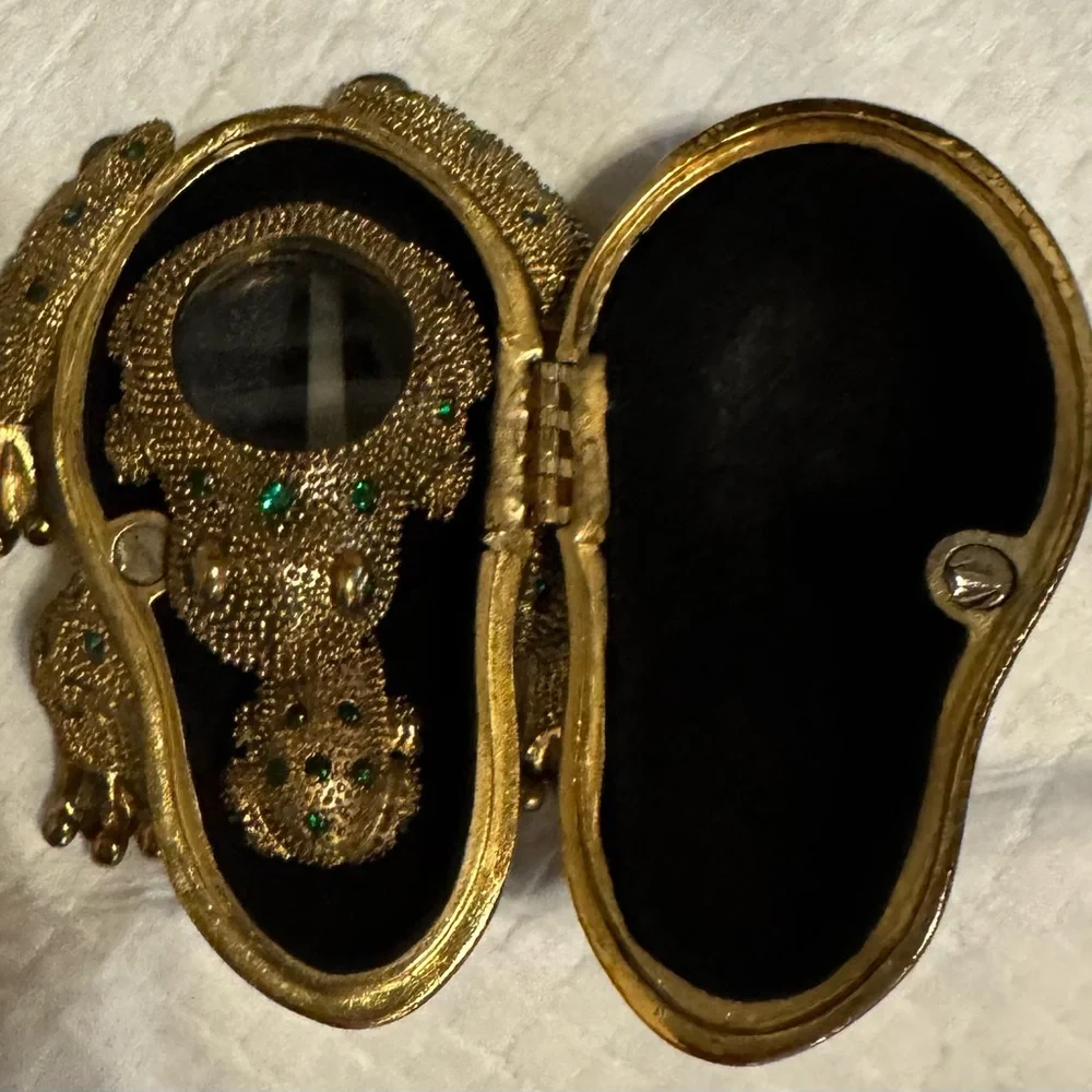Jeweled Gold Frog Figurine with Green Accents Desk Set